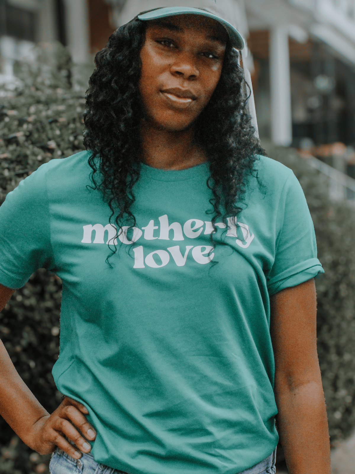 Philadelphia mom lifestyle tee – Motherly Love design